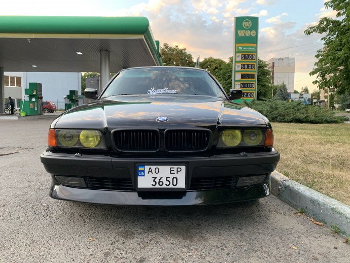 1995 BMW 740i Automatic E38 - ultra HD