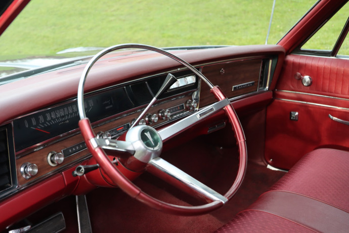 1967 Pontiac Catalina - interior LHD