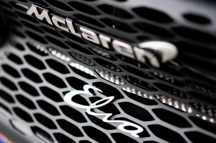 2022 McLaren Elva - logo