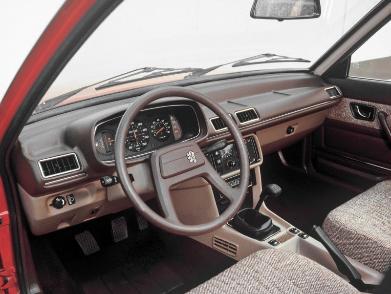 Peugeot 505 - interior
