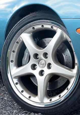2000 Jaguar XKR 4.0 Convertible X100 - original alloy wheel