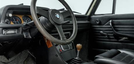 1974 BMW 2002 tii E10 US-Spec Federal Bumpers - interior dashboard