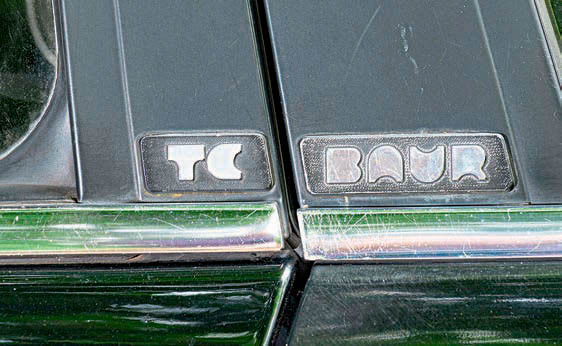 1985 BMW 318i Baur E30 - sige logo badge