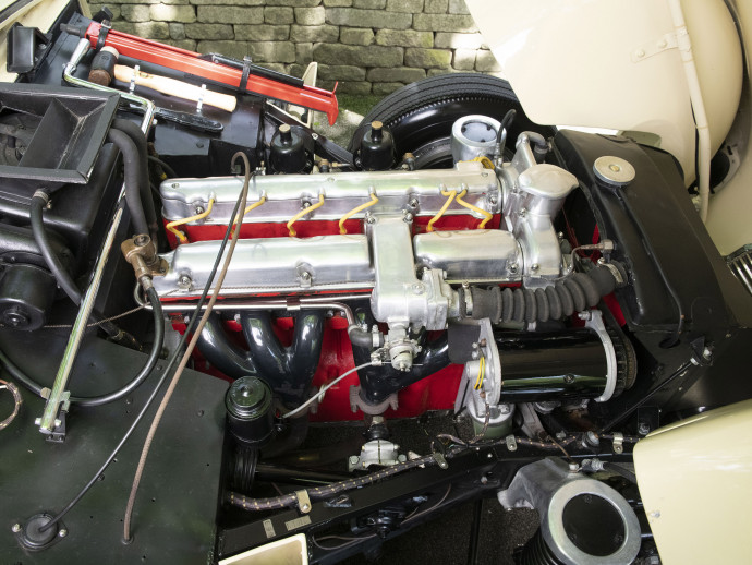 1955 Aston-Martin DB2/4 DHC engine