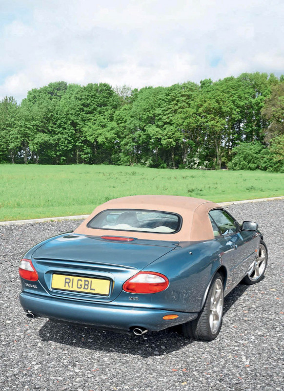 2000 Jaguar XKR 4.0 Convertible X100