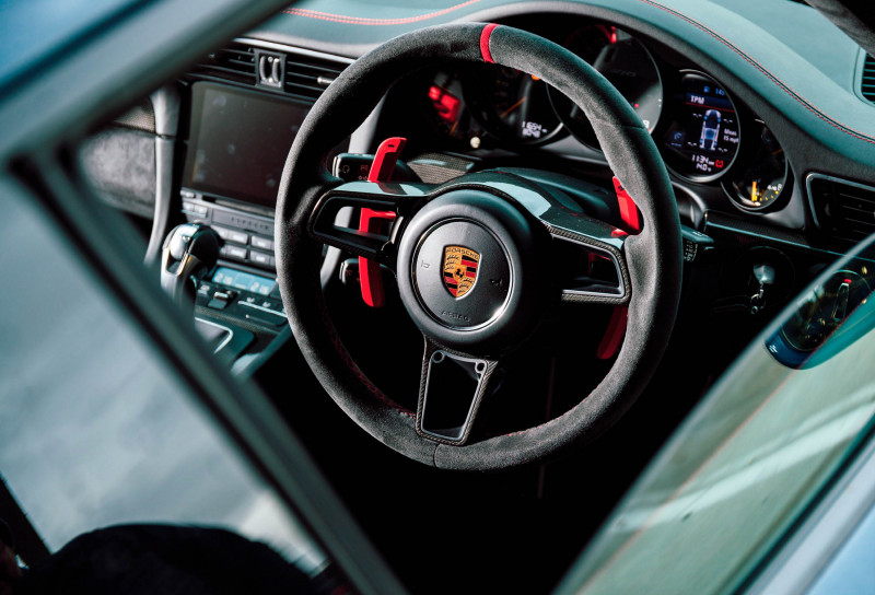Modified Porsche 911 GT2 RS MR 991.2 road and track test - interior