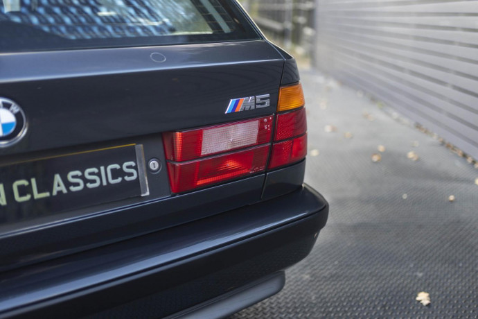 1994 BMW M5 Touring E34 - rear lights