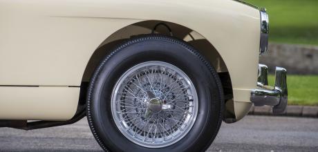 1955 Aston-Martin DB2/4 DHC front wheel