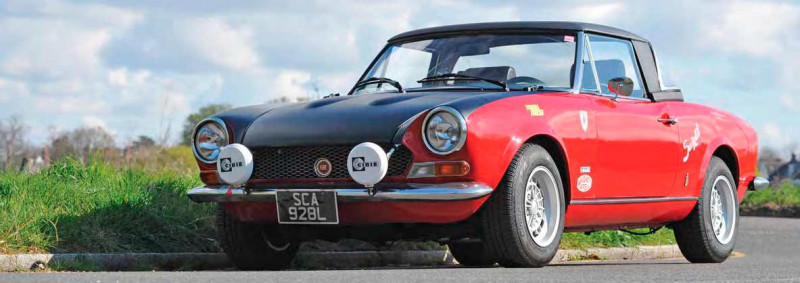 1972 Fiat 124 Sport Spider - Rally replica tackles ‘The Pom’ at Silverstone