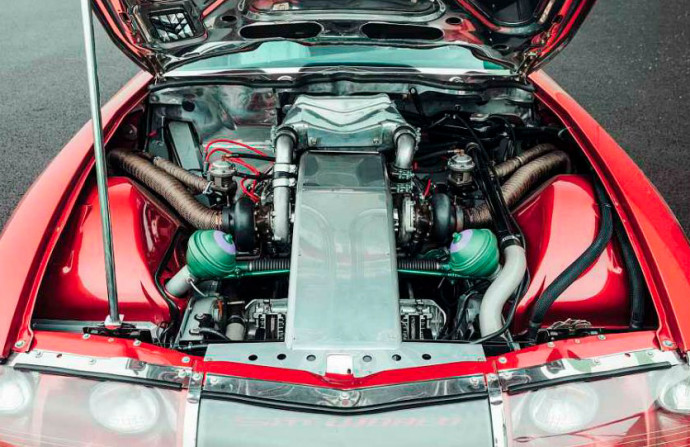 Engine twin-turbocharged 530bhp Citroen SM