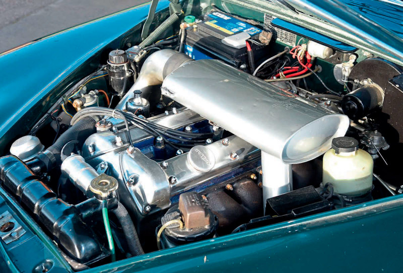 1959 Jaguar Mk1 bodyshell and 265bhp 3.8-litre XK-engine