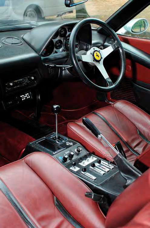 1977 Ferrari 308 GTB Vetroresina - interior