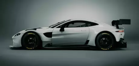 Aston Martin Vantage GT heads to Pikes Peak