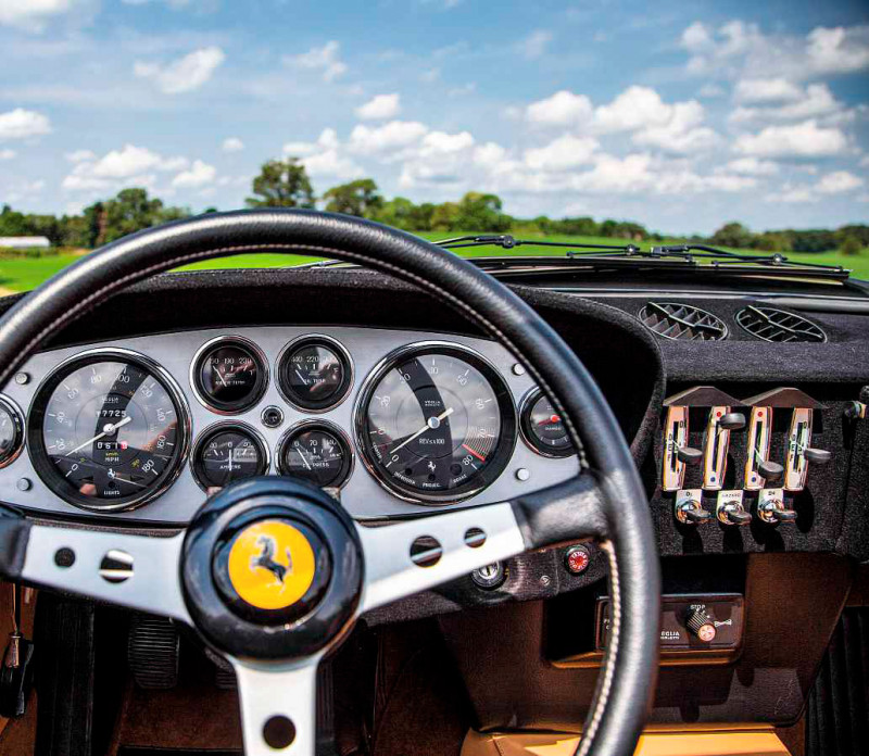 1972 Ferrari 365 GTS/4 Daytona Spider - interior dashboard