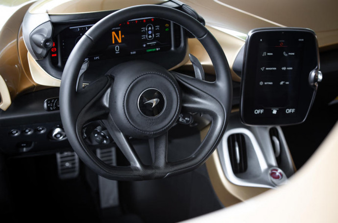 2022 McLaren Elva steering wheel
