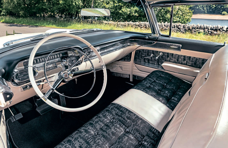 1958 Cadillac Sedan DeVille - interior