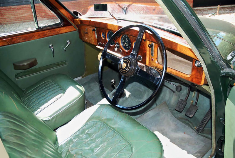 1956 Jaguar Mk1 2.4 - interior