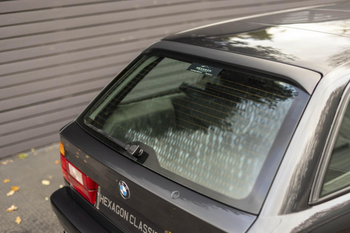 1994 BMW M5 Touring E34 - rear door