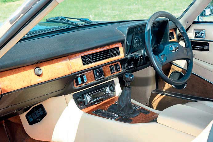 1988 Jaguar XJ-S 3.6 - interior