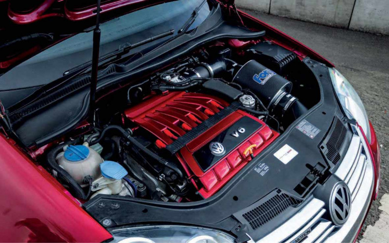 3.2-litre R32 VR6 engined Volkswagen Golf Estate Mk5