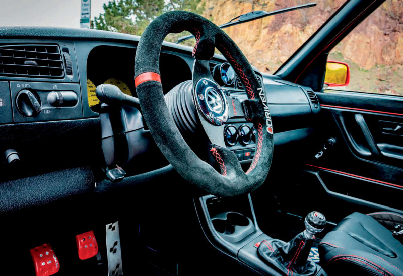 R32-swapped 1991 Volkswagen Golf CL Mk2 - interior