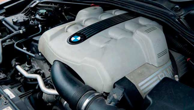 2004 BMW 645Ci E64 - N62 4.4-litre V8 engine