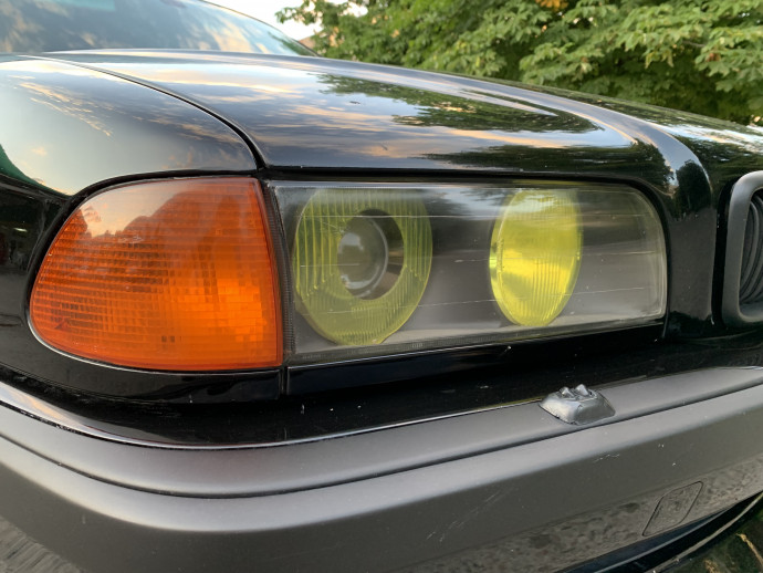 1995 BMW 740i Automatic E38 - front lights