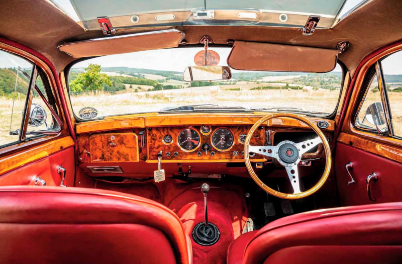 1959 Jaguar 3.8 Mk1 - interior