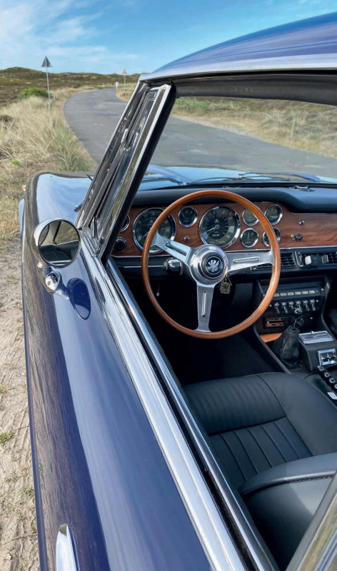 1969 ISO Rivolta 300 - interior LHD