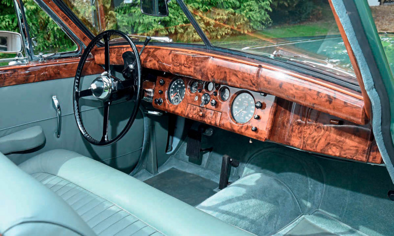 1952 Jaguar MkVII DHC Convertible - interior