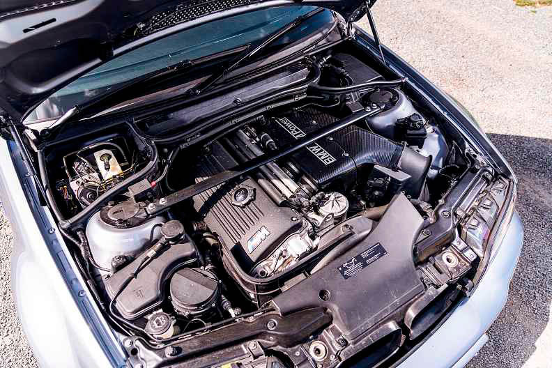 2003 BMW M3 CSL E46/2S - engine