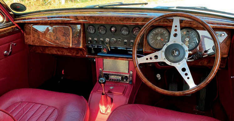 Jaguar Mk2 - interior