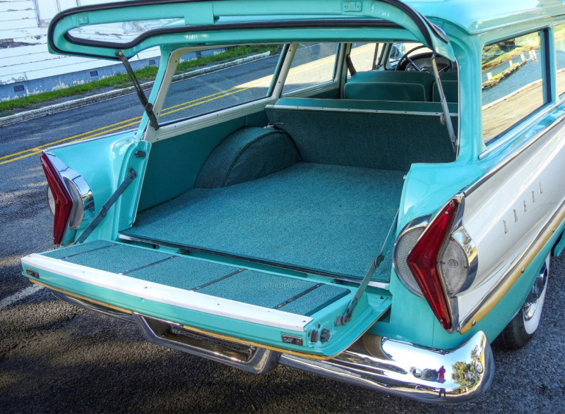 1958 Edsel Bermuda - trunk open
