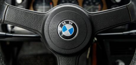 1974 BMW 2002 tii E10 steering wheel logo