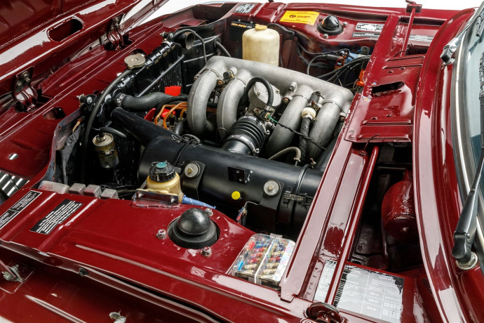1974 BMW 2002 tii E10 US-Spec engine fuel injection