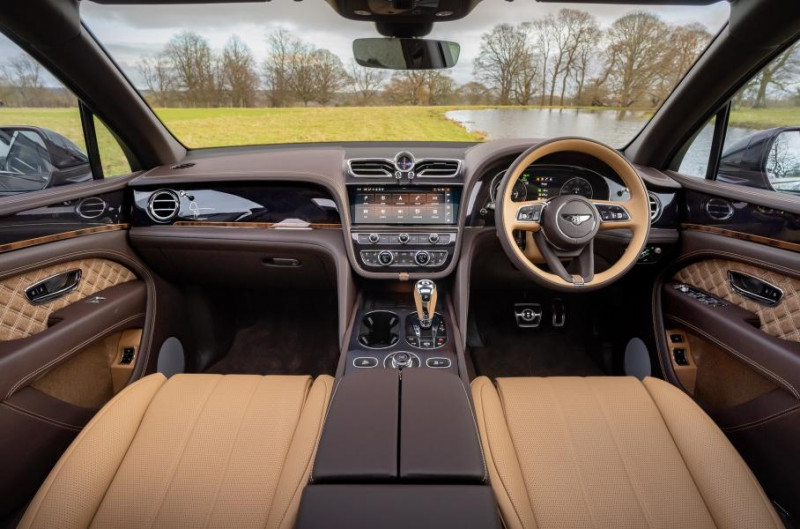2023 Bentley Bentayga Mulliner — Drives.today
