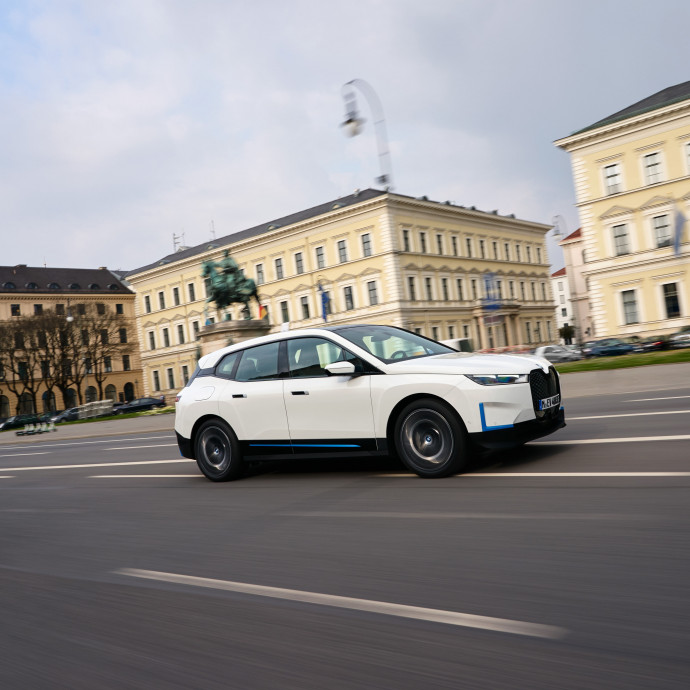 2022 BMW iX xDrive40