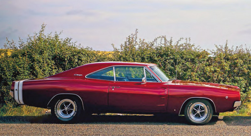 Dodge Charger Duo 1968 440 R/T and 1968 small-block V8
