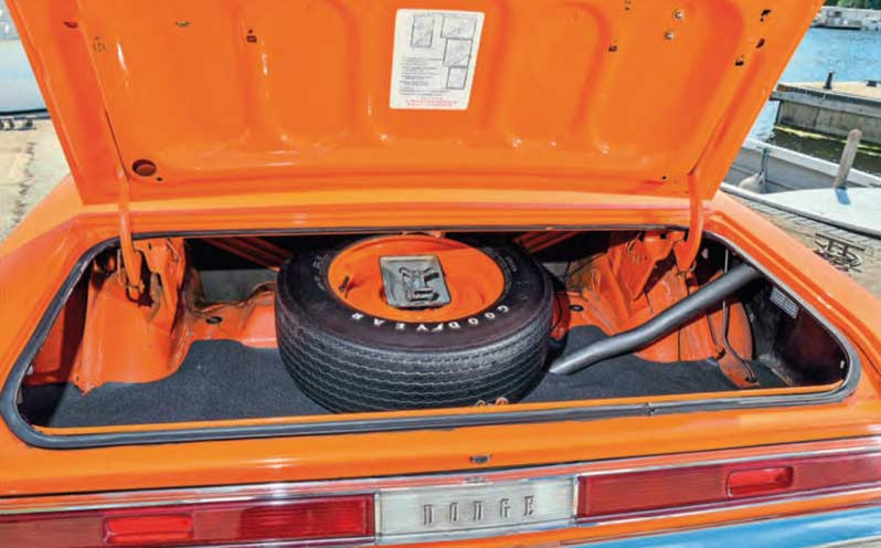 1970 Dodge Challenger R/T - boot