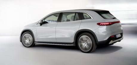 2023 Mercedes-Benz EQS SUV X296 arrives with 410-mile range