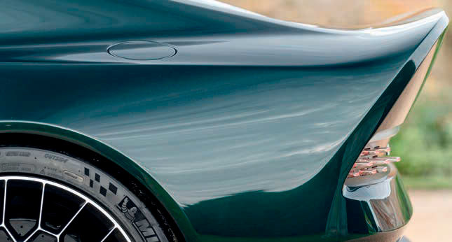 2021 Aston Martin Victor - track test