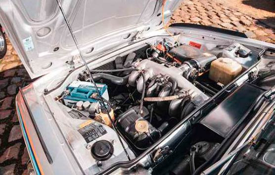1973 BMW 3.0 CSL ‘Batmobile’ E9 engine