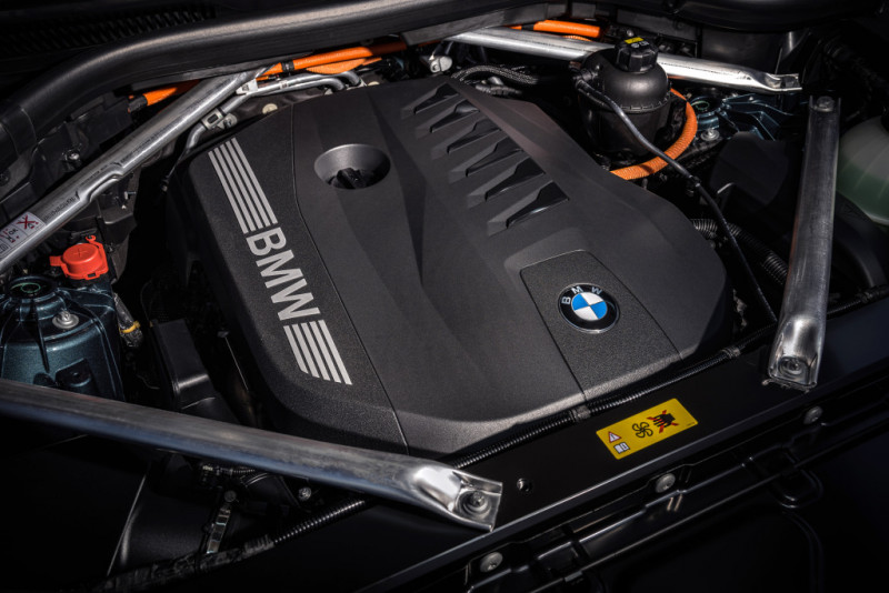 2024 BMW X5 xDrive50e M Sport G05 LCI - engine
