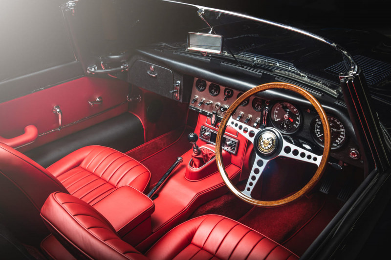 1965 Jaguar e-type S1 Roadster Reborn E - interior