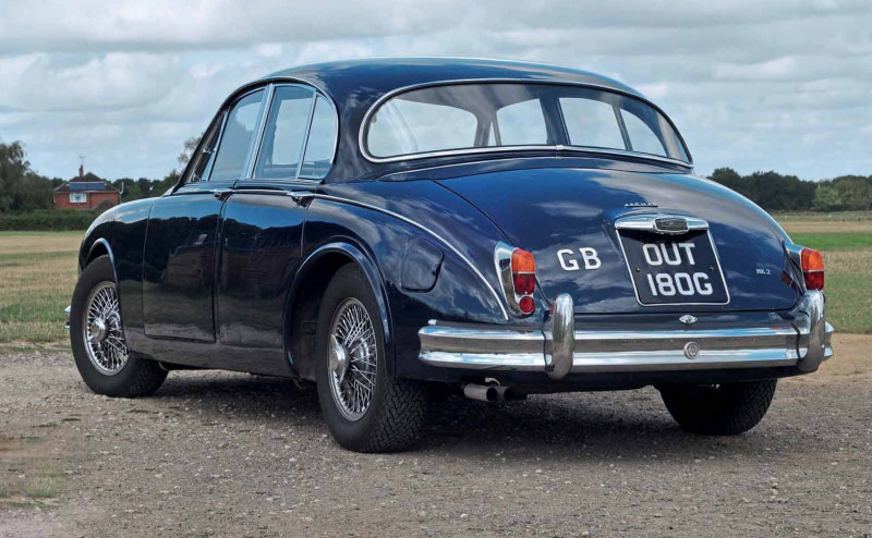 Modern six-speed automatic gearbox transforms the Jaguar Mk2’s performance and refinement