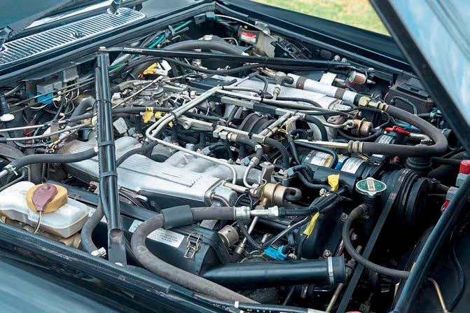 1992 Daimler Double Six Series 3 - engine V12