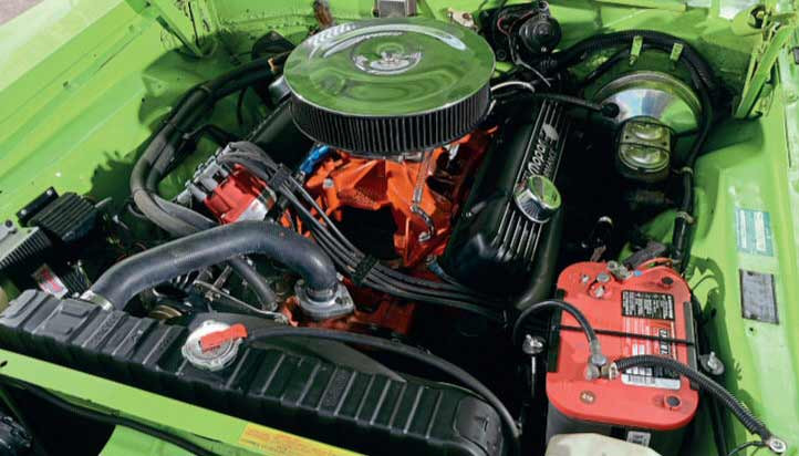 1970 Plymouth Barracuda - engine