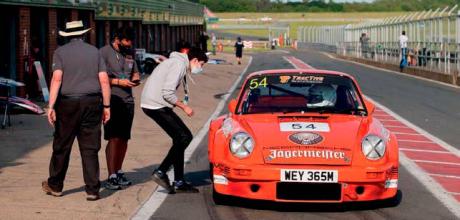 Hollyman heads TracTive Porsche 911 Challenge field home at Snetterton