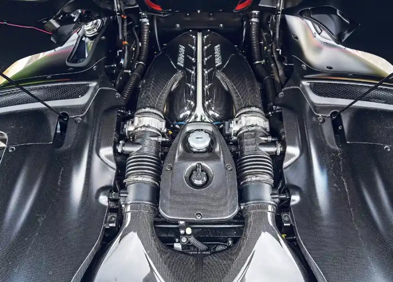 2023 Ferrari SP3 Daytona - engine