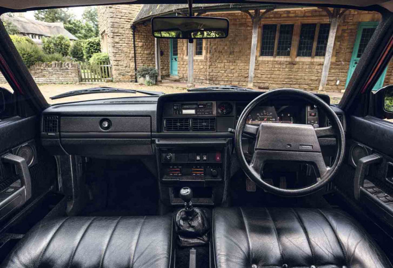 1989 Volvo 245 GLT - interior